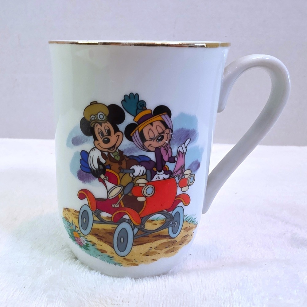 Disney Collection Classic Mug Mickey and Minnie in Nifty Nineties Gold Trim 4in